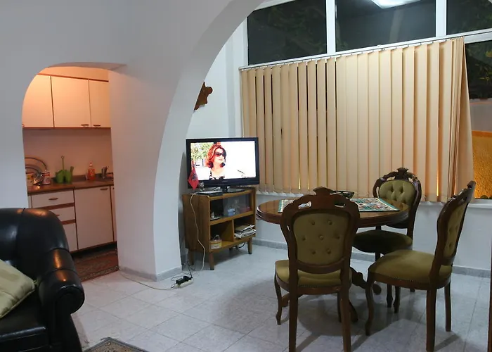 בית הארחה Pension Andrea 2*